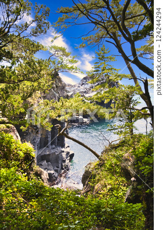 Beautiful coastal scenery in Nishiizu, Shizuoka Prefecture Beautiful coastal scenery in Nishiizu, Shizuoka Prefecture 124244294