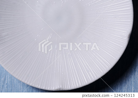 Japanese plate seen from directly above - background material 124245313