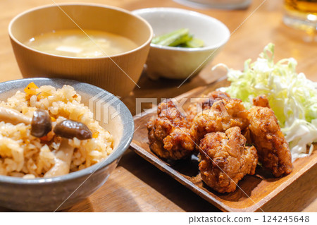 Juicy fried chicken with cabbage 124245648