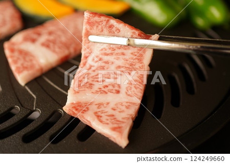 日式黑毛和牛烤肉 124249660