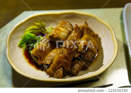 自製、簡單又好吃的豬肉茄子卷 124250195