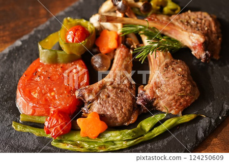 Lamb chop 124250609
