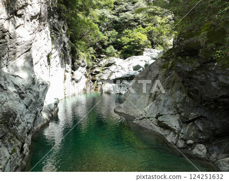 愛媛縣西條市塘呂峽風景 124251632