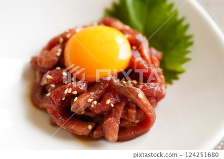 Yukhoe-style roast beef Yukhoe-style roast beef 124251680
