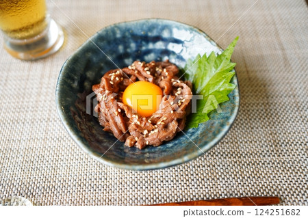 Yukhoe-style roast beef Yukhoe-style roast beef 124251682