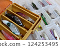 When targeting rockfish, it is effective to use different lures depending on the size of the fish you want to catch. 124253495
