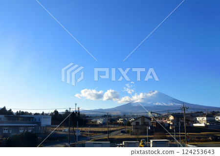 View from the train window on JR Central's Gotemba Line from Iwanuma Station to Ashigara Station (December 2022) 124253643