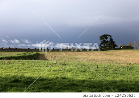 被聯合國教科文組織列為世界遺產的中世紀市集城市普羅萬的風景 124256625
