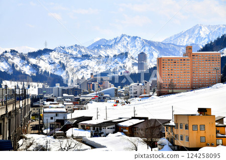 越後湯澤站週邊景觀（新潟縣湯澤町）[2025年3月] 124258095