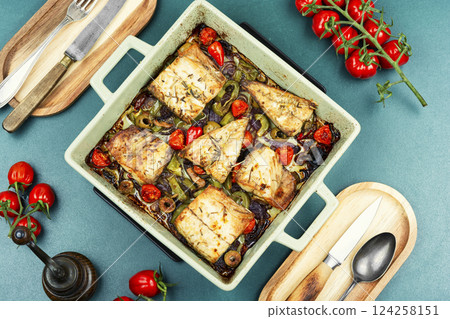 Plate with delicious grilled mackerel. 124258151