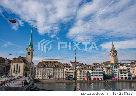 瑞士鄉村景色和清澈的水源 瑞士鄉村景色和清澈的水源 124258838