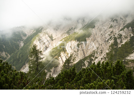 Eppzirler Scharte, Karwendel mountains, Solsteinhaus hut on Karwendel Hohenweg, Austria 124259232