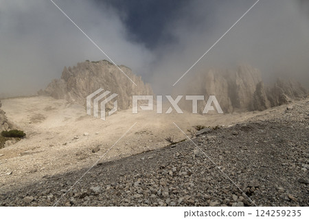 Eppzirler Scharte, Karwendel mountains, Solsteinhaus hut on Karwendel Hohenweg, Austria Eppzirler Scharte, Karwendel mountains, Solsteinhaus hut on Karwendel Hohenweg, Austria 124259235