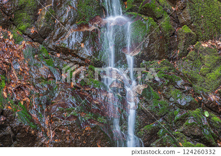 Genji Falls, Katano Hakkei, Katano City, Osaka Prefecture 124260332