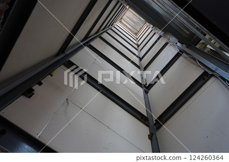 電梯井 124260364