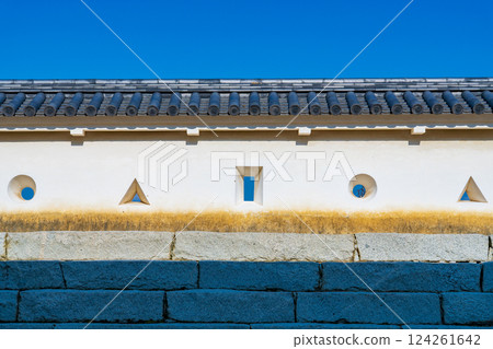 A gap in the wall of the Honmaru Gate at the ruins of Ako Castle, Ako City, Hyogo Prefecture A gap in the wall of the Honmaru Gate at the ruins of Ako Castle, Ako City, Hyogo Prefecture 124261642