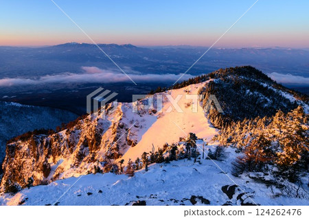 染上朝霞的山面（從黑峰山脊看到的絕景） 124262476