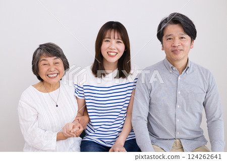 第三代全家福 124262641