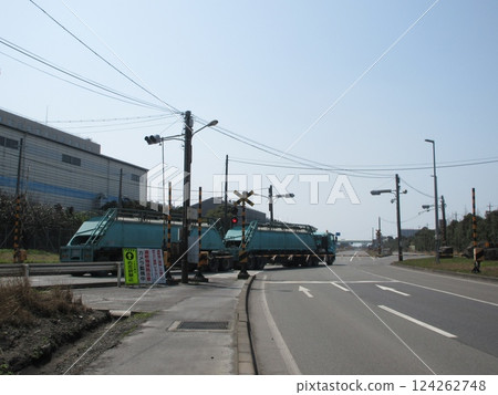 宇部新川宇部工業私路的鐵路道口 宇部新川宇部工業私路的鐵路道口 124262748