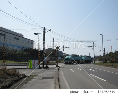 宇部新川宇部工業私路的鐵路道口 124262749