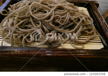 100% 苦蕎麥製成的森蕎麥麵 100% 苦蕎麥製成的森蕎麥麵 124263348