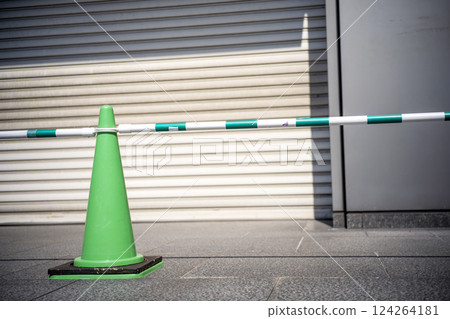 Color cone, no entry, green, triangular cone, image 124264181