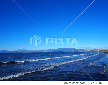 Enoshima and Mt. Fuji in winter Enoshima and Mt. Fuji in winter 124264610