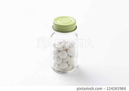 白色背景下的藥丸 白色背景下的藥丸 124265968