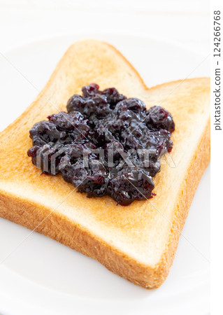 Delicious toast with blueberry jam 124266768