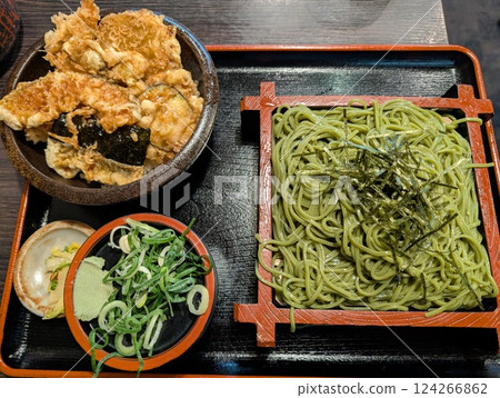 Delicious Japanese soba 124266862