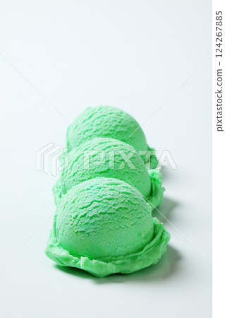 green ice cream green ice cream 124267885