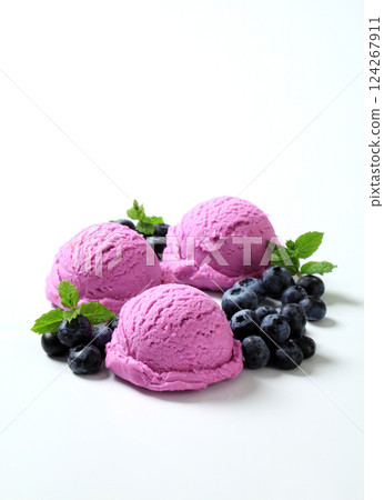 Blueberry ice cream Blueberry ice cream 124267911