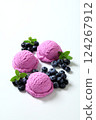 Blueberry ice cream 124267912