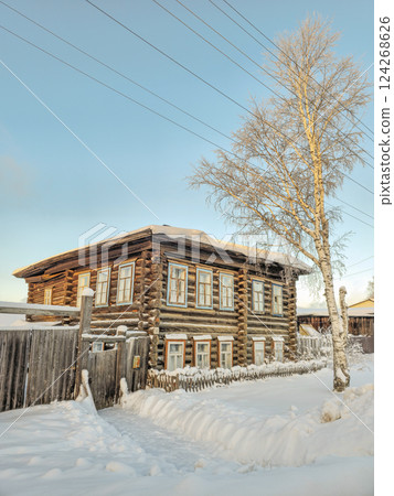 Winter in the Russian countryside, log house Winter in the Russian countryside, log house 124268626