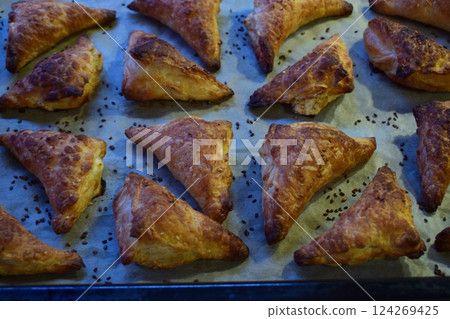 Golden Brown Cakes Fresh from the Oven Golden Brown Cakes Fresh from the Oven 124269425