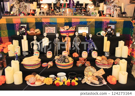 Mexico's "Day of the Dead" annual Mexican festival: A trip to enjoy the world of Remember Me and tacos and pyramids Mexico's "Day of the Dead" annual Mexican festival: A trip to enjoy the world of Remember Me and tacos and pyramids 124273164