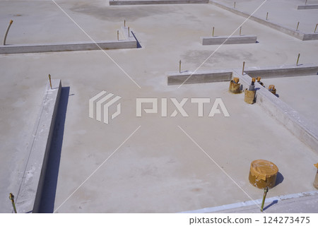 Basic construction of new housing 124273475