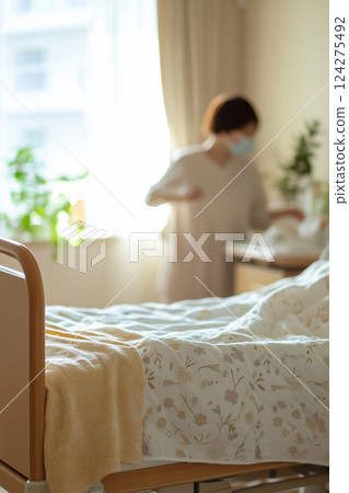 具有居住感覺和護理床的房間圖像 |醫療、護理設施、福利設備 124275492
