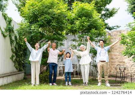 Three generation family holding hands Three generation family holding hands 124276414