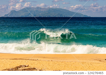 Winter at Nagata Inakahama Beach, Breaking Waves, Yakushima National Park 124276465