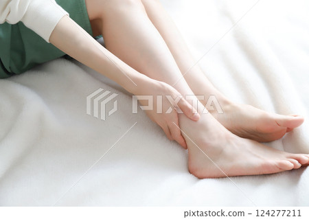 Women's feet foot care image Women's feet foot care image 124277211