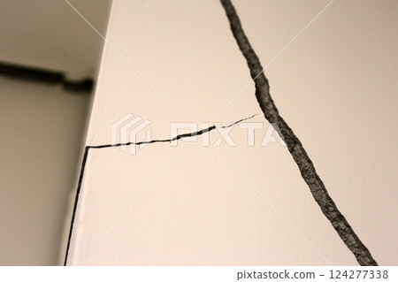 Building problem wall cracked., House structural foundation cracked. Building problem wall cracked., House structural foundation cracked. 124277338