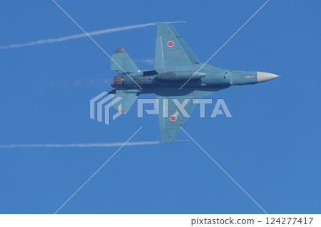 航空自衛隊飛行開發實驗隊的F-2在航空節上進行機動飛行 航空自衛隊飛行開發實驗隊的F-2在航空節上進行機動飛行 124277417