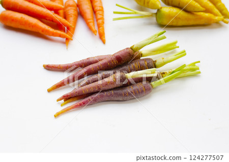 Fresh carrot vegetables, Ripe carrots 124277507