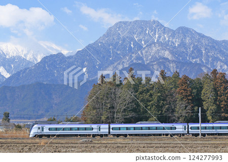 初春大糸線特快梓前往安曇野 124277993