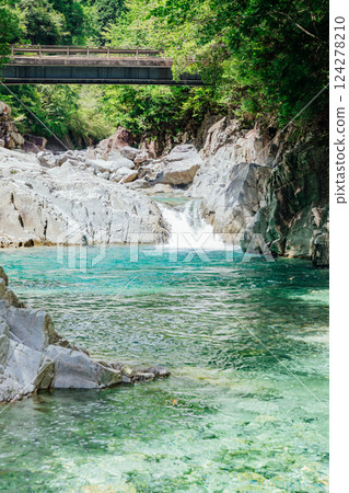 <Nagano> The beautiful scenery of the Atera Valley - Ushigafuchi - 124278210