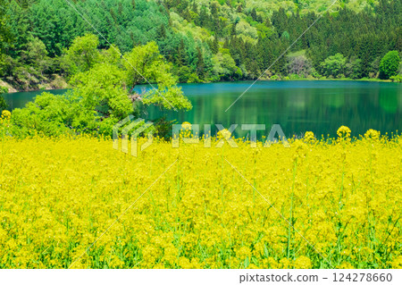 Spring Huronong Lake 124278660