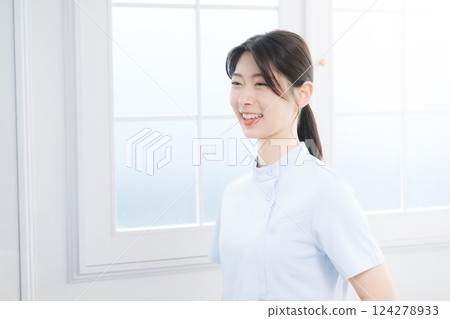 微笑的護理師照片 124278933