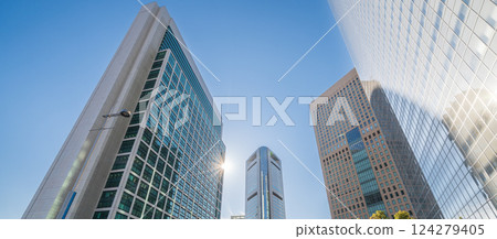 仰望東京港區汐留站附近的建築物 仰望東京港區汐留站附近的建築物 124279405