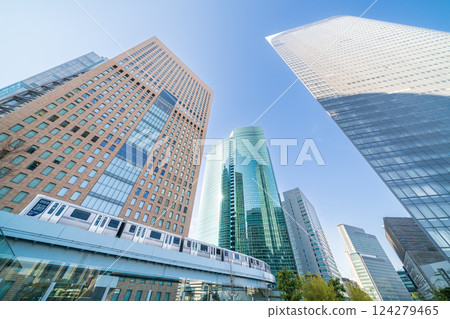 仰望東京港區汐留站附近的建築物 124279465